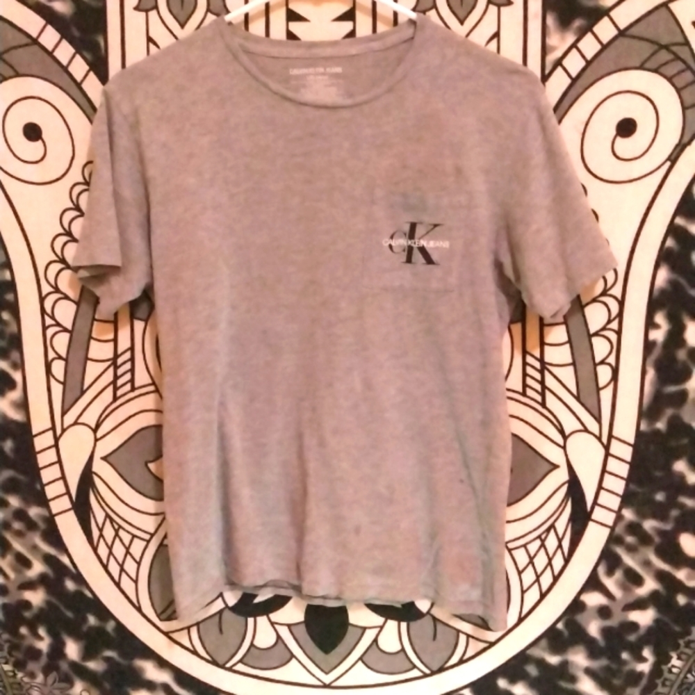 Calvin Klein kids large tshirt